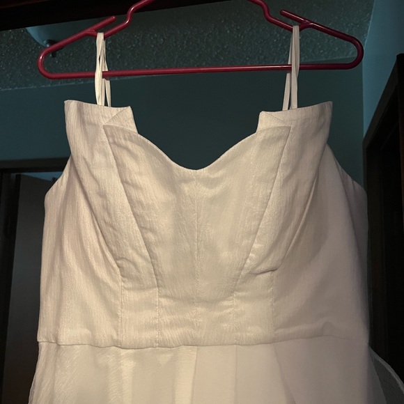 Gown - Picture 2 of 5